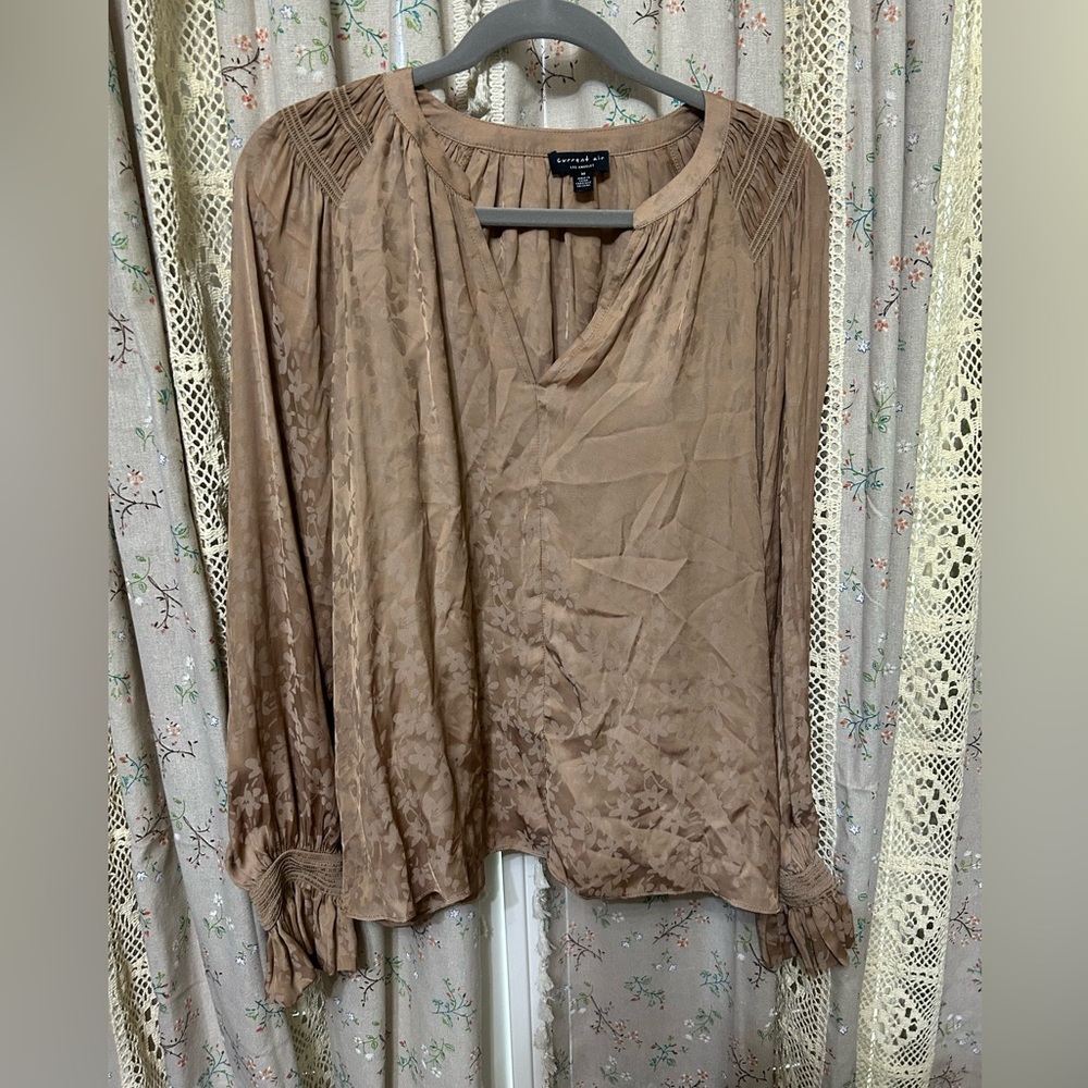Current Air‎ Metallic Gold Lustrous Floral Cuffed Blouse Size Medium